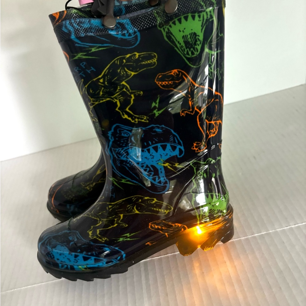 Dinosaur Rain‎ Boots Light Up Heels Lightweight with Handles Kids Size 7/8 NWT